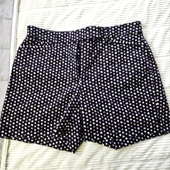 White House Black Market Polka Dot Women's Shorts. Size 4 - Picture 1 of 9